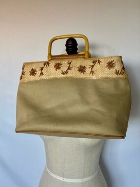 Vintage raffia embroidered handbag